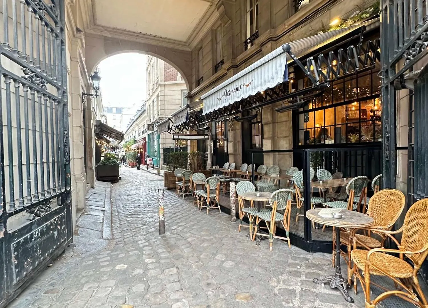Saint-germain-des-pres Sumptuous *