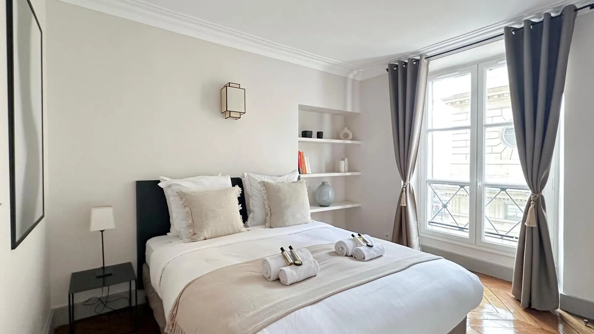 Saint-germain-des-pres Sumptuous Apartment *